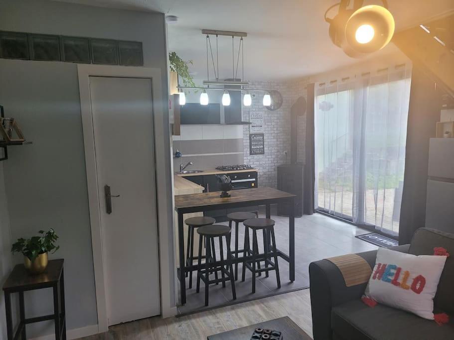 Petite Maison Cosy En Duplex Eguelshardt Buitenkant foto